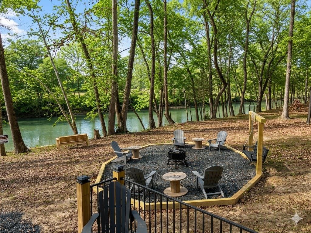 915 Riverview Road Property Photo 1