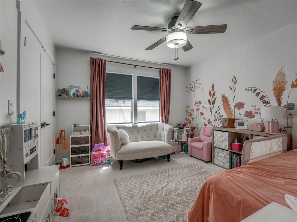2221 W College Avenue Property Photo 28