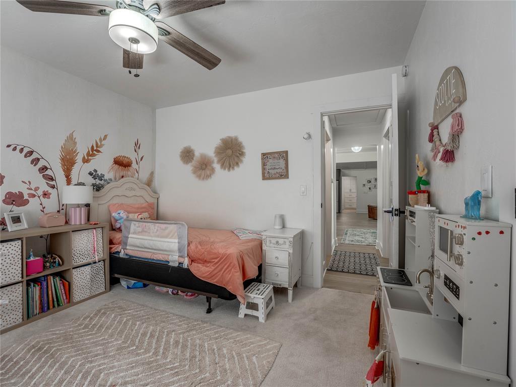2221 W College Avenue Property Photo 29