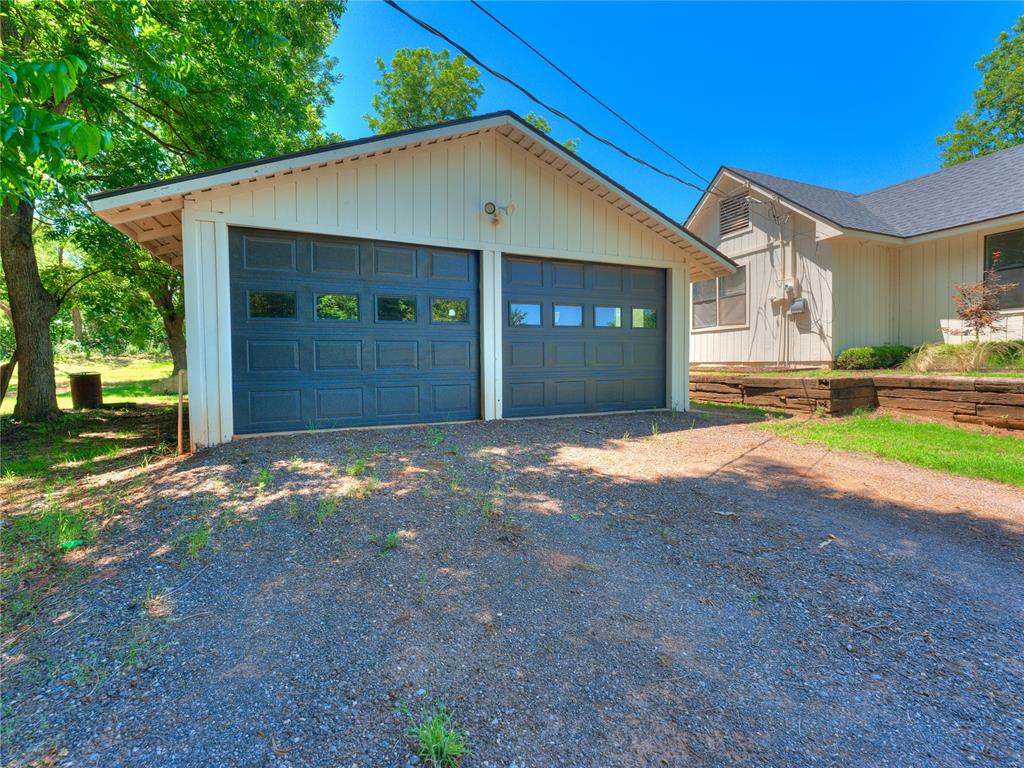 2221 W College Avenue Property Photo 48