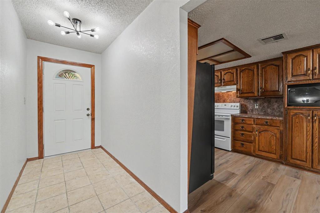 308 Elkview Drive Property Photo 8
