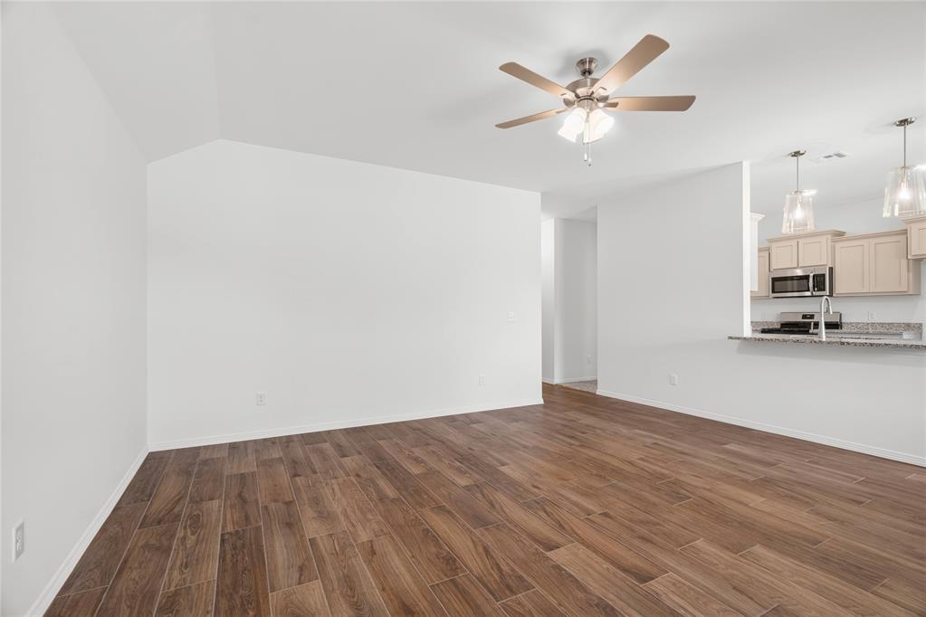 1905 Long Cove Avenue Property Photo 8