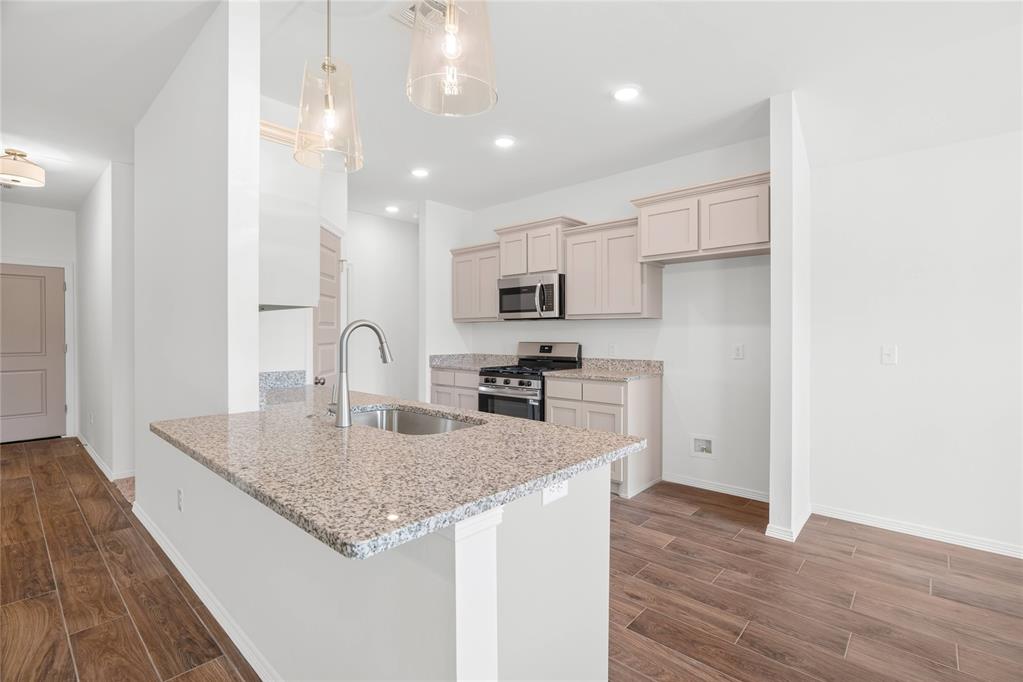 1905 Long Cove Avenue Property Photo 10