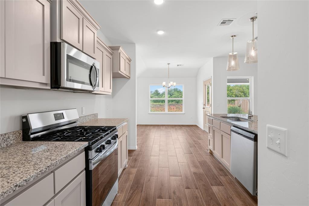 1905 Long Cove Avenue Property Photo 14