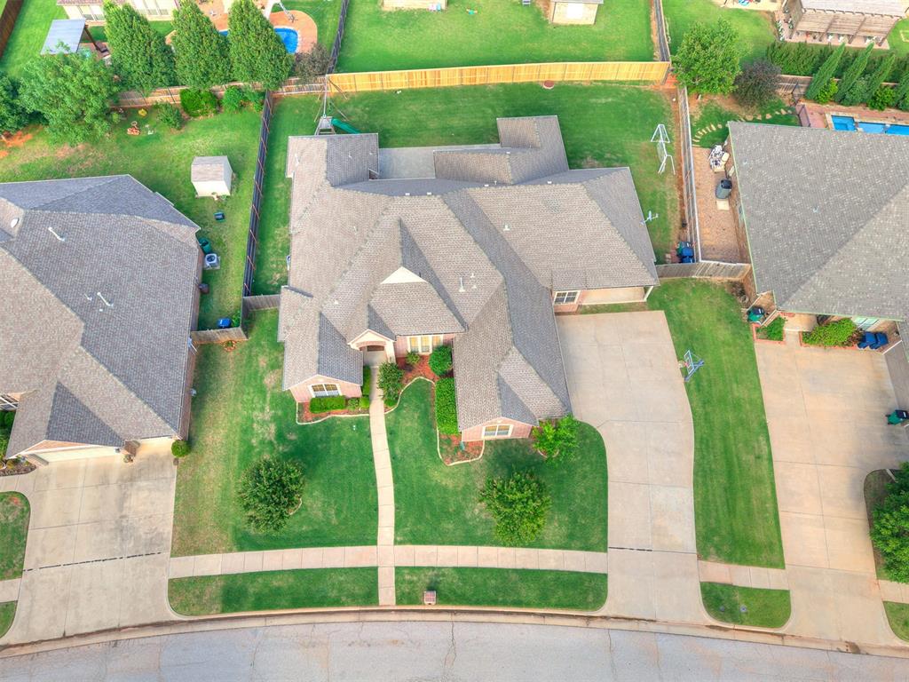 15212 Grayson Drive Property Photo 5