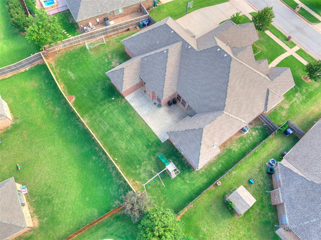 15212 Grayson Drive Property Photo 6