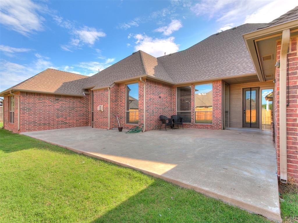 15212 Grayson Drive Property Photo 7