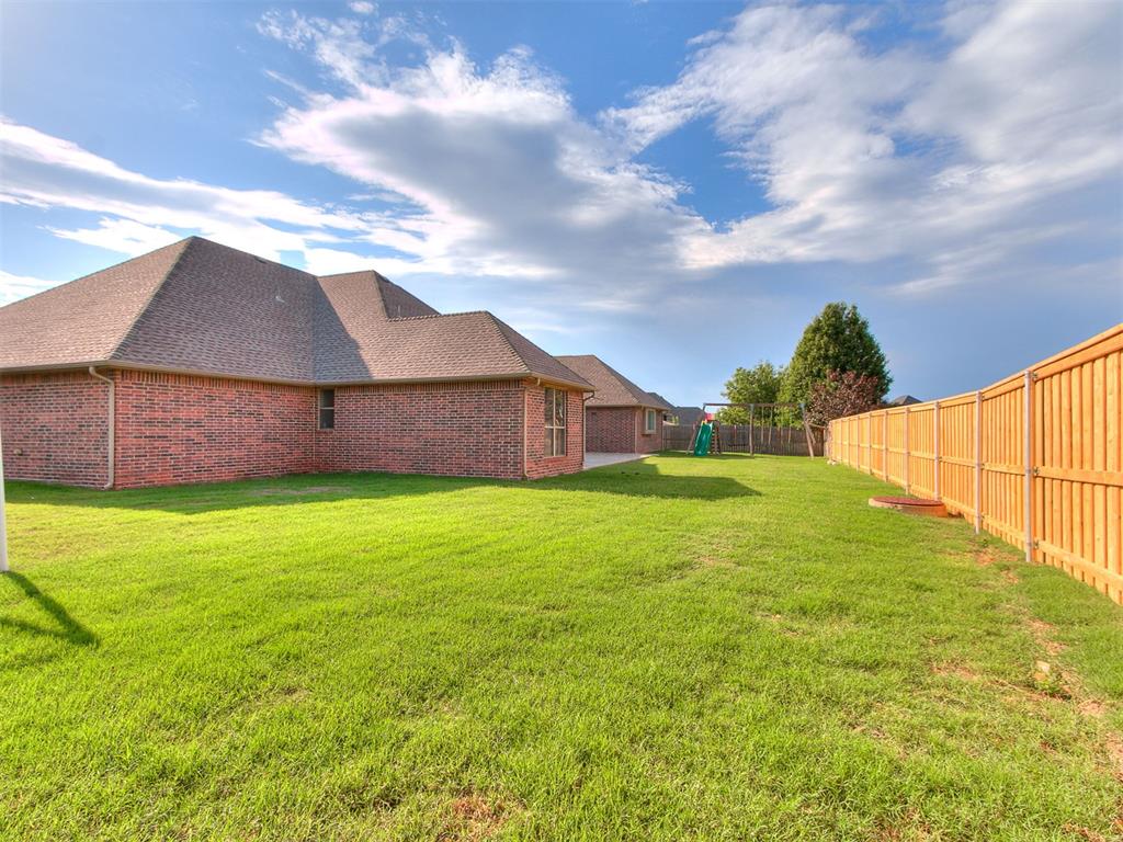 15212 Grayson Drive Property Photo 8