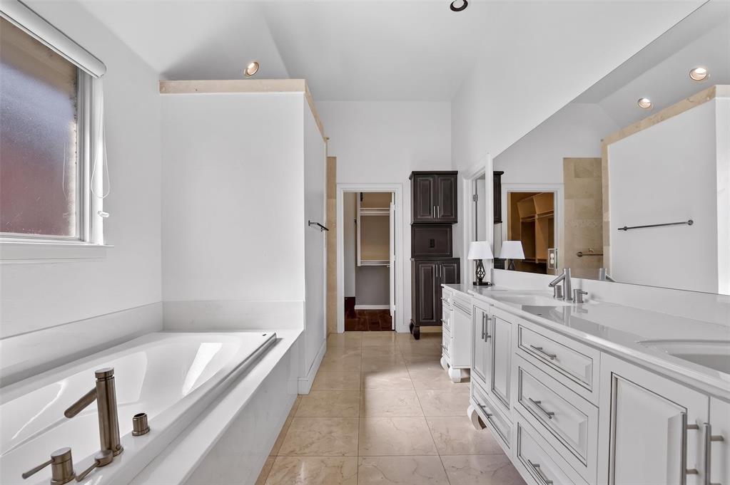 13909 Cascata Strada Property Photo 24