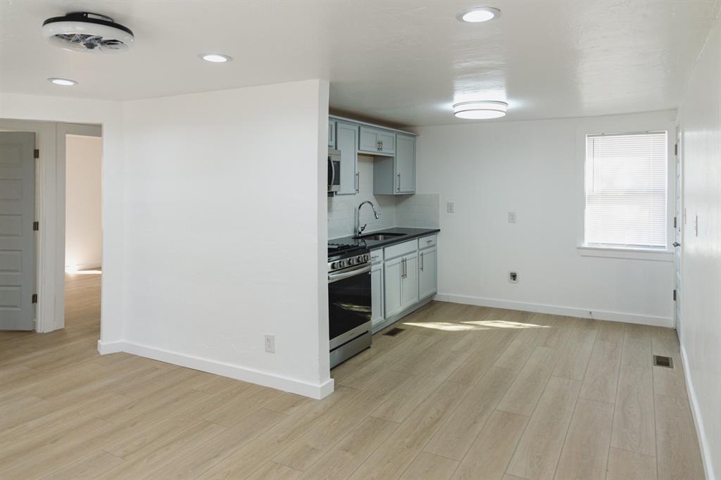 2412 Se 47th Street Property Photo 3