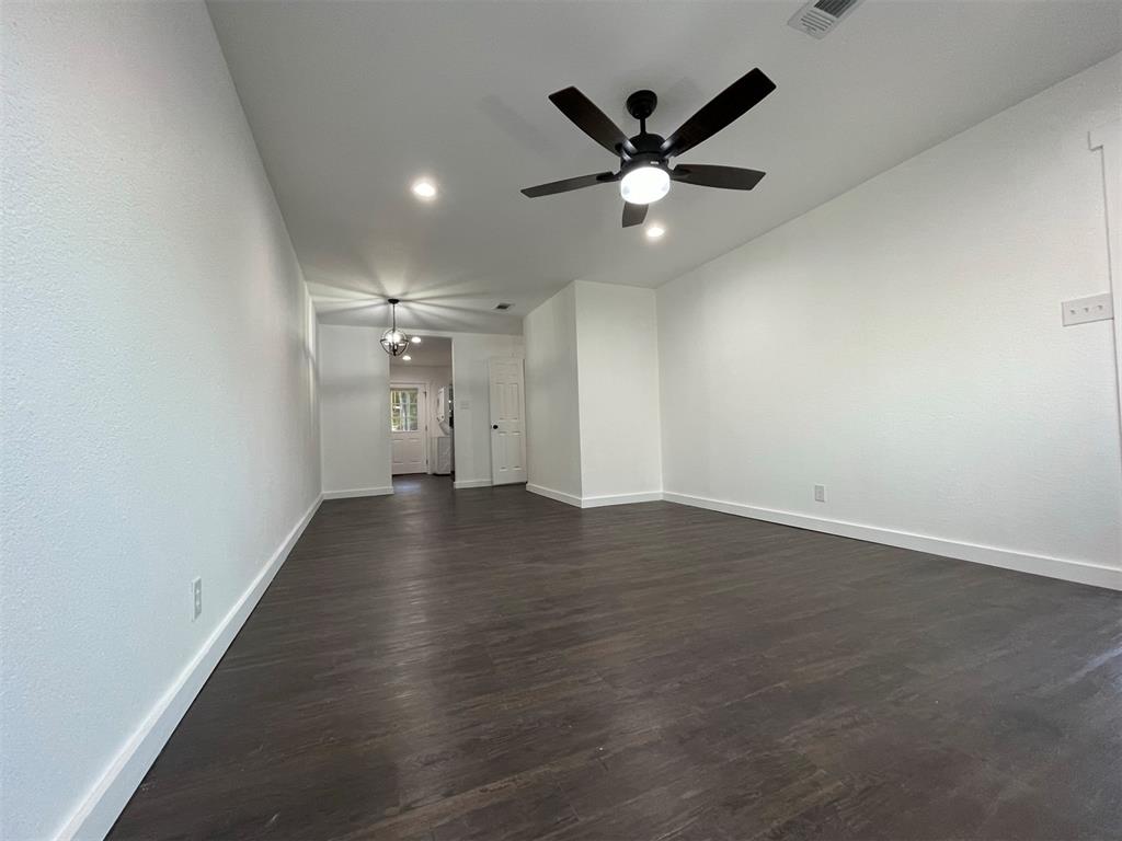 813 E Florida Street Property Photo 3
