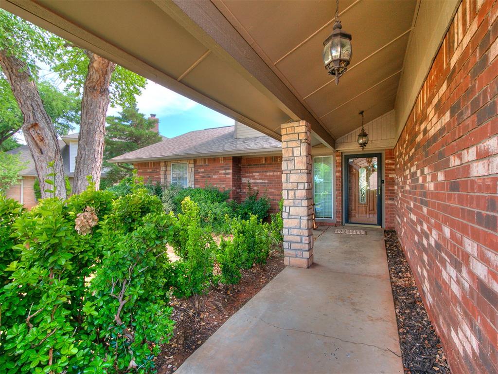 7104 N Lakeway Drive Property Photo 2