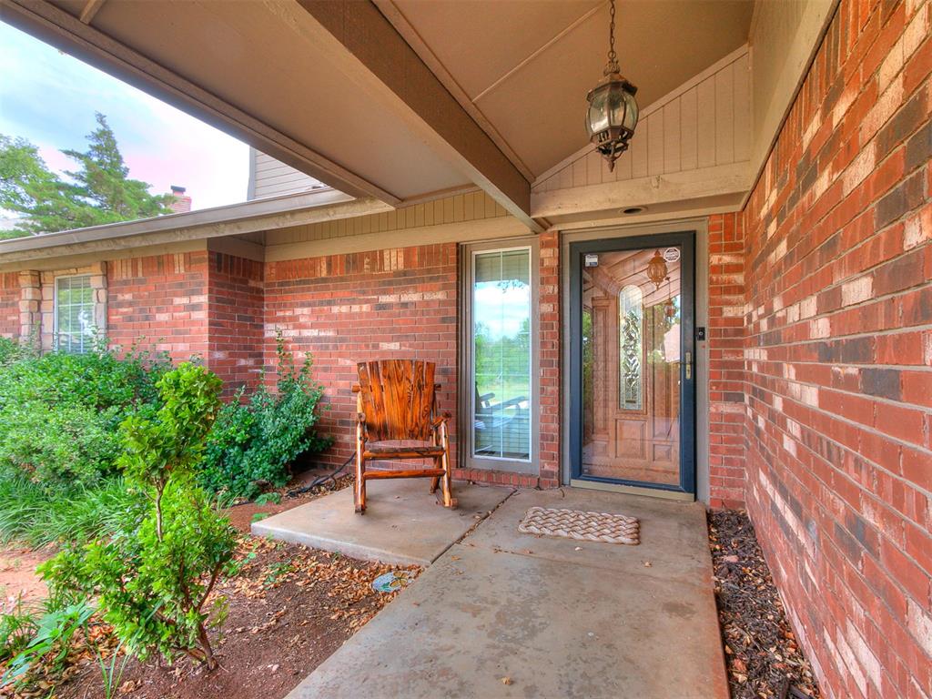 7104 N Lakeway Drive Property Photo 3