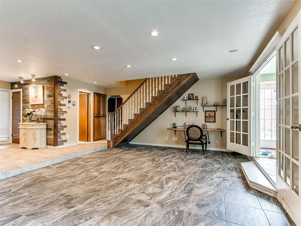 7104 N Lakeway Drive Property Photo 11