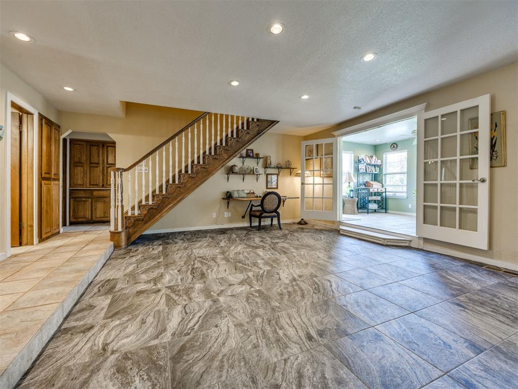 7104 N Lakeway Drive Property Photo 12