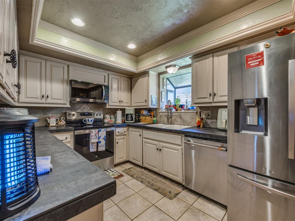 7104 N Lakeway Drive Property Photo 18