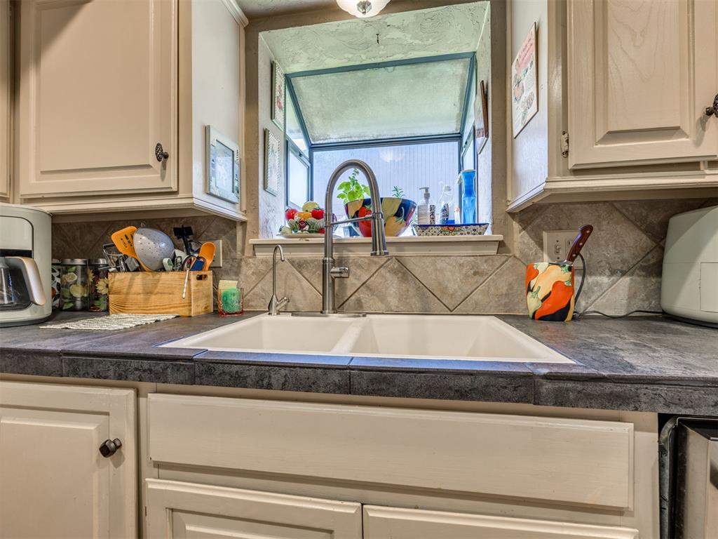 7104 N Lakeway Drive Property Photo 21