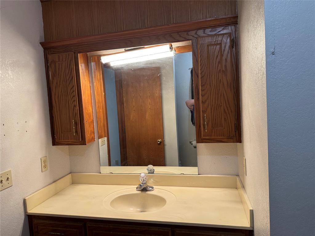9304 County Road 3440 Property Photo 15