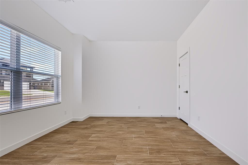 4105 Nw 180th Street Property Photo 16