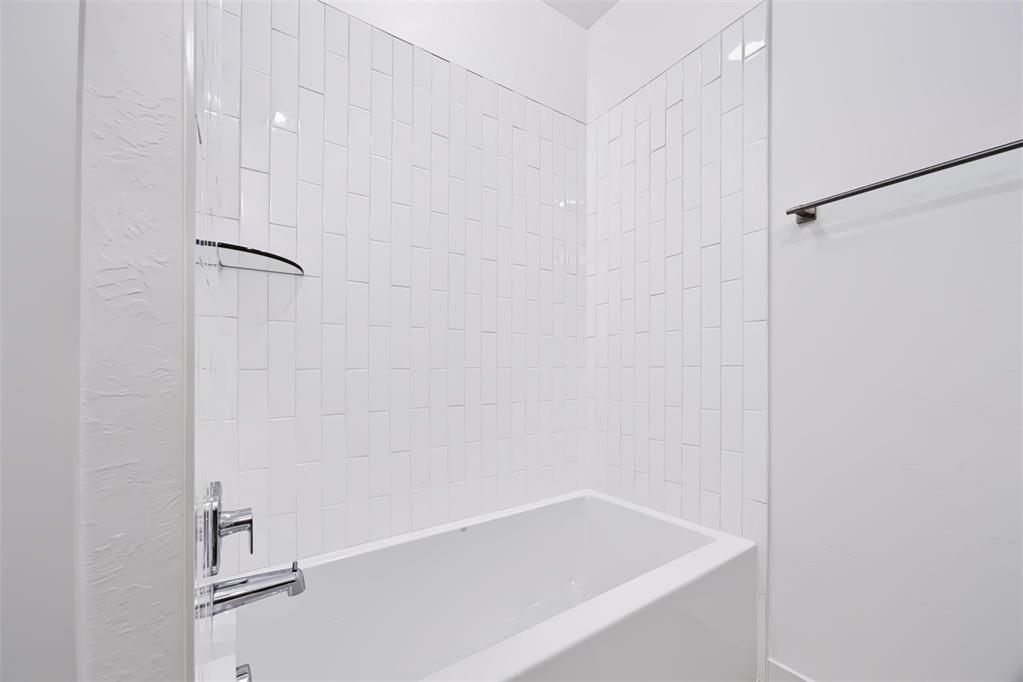 4105 Nw 180th Street Property Photo 38