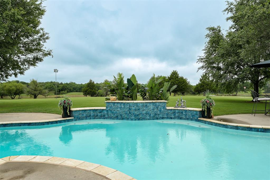 18299 Carlton Way Property Photo 38