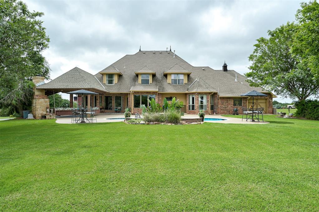 18299 Carlton Way Property Photo 42