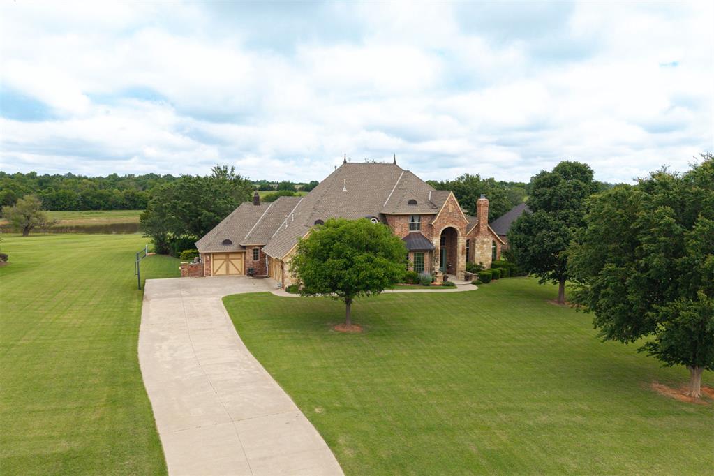 18299 Carlton Way Property Photo 44