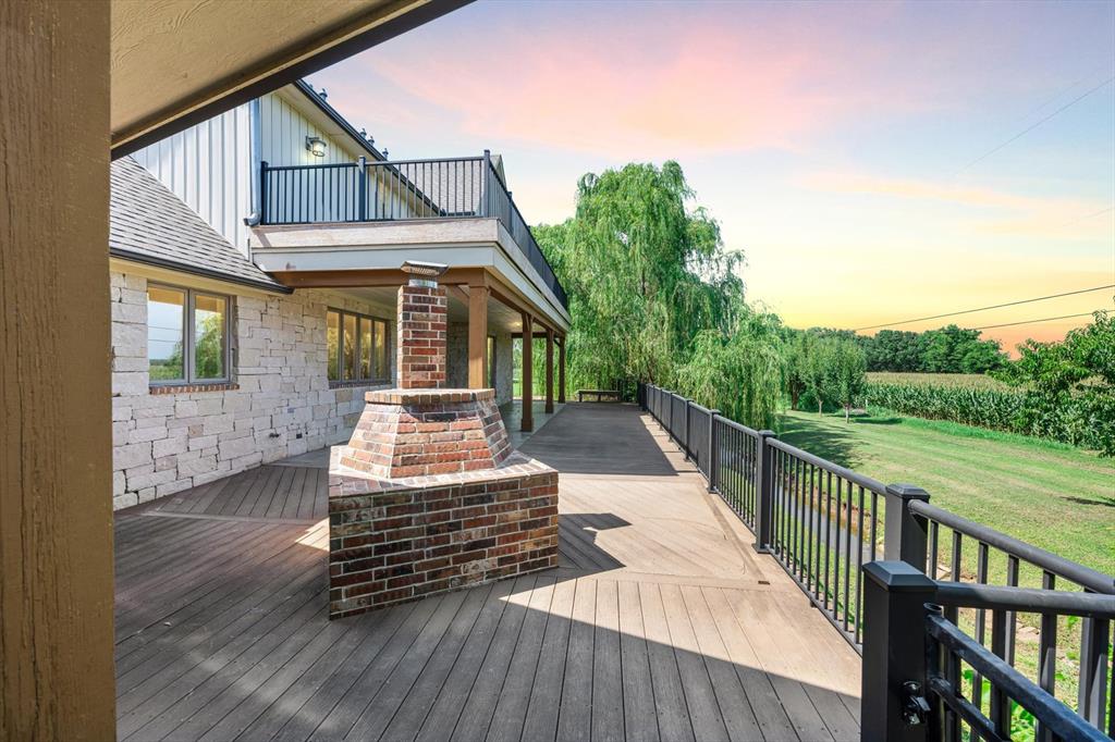 611 Pool Court Property Photo 4