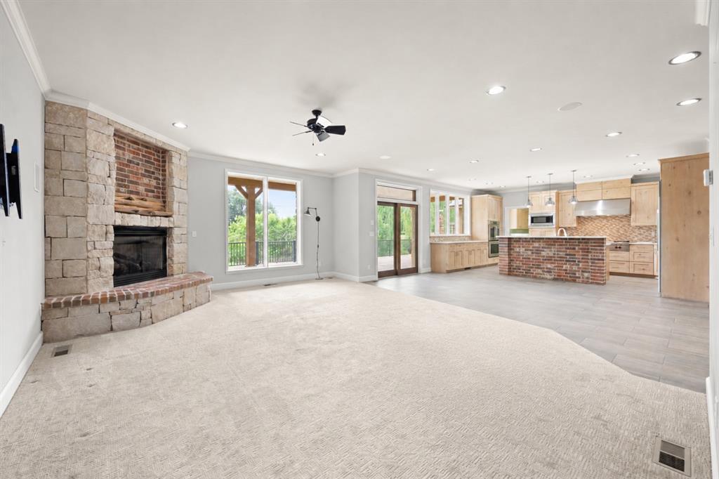 611 Pool Court Property Photo 7