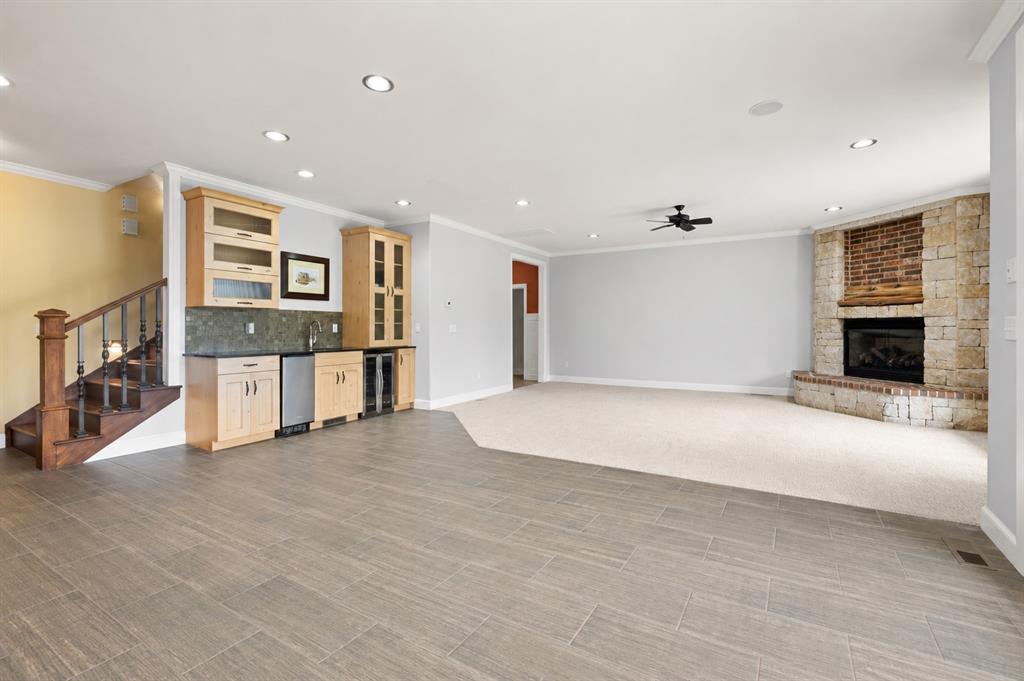 611 Pool Court Property Photo 10