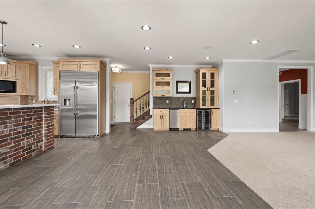 611 Pool Court Property Photo 18