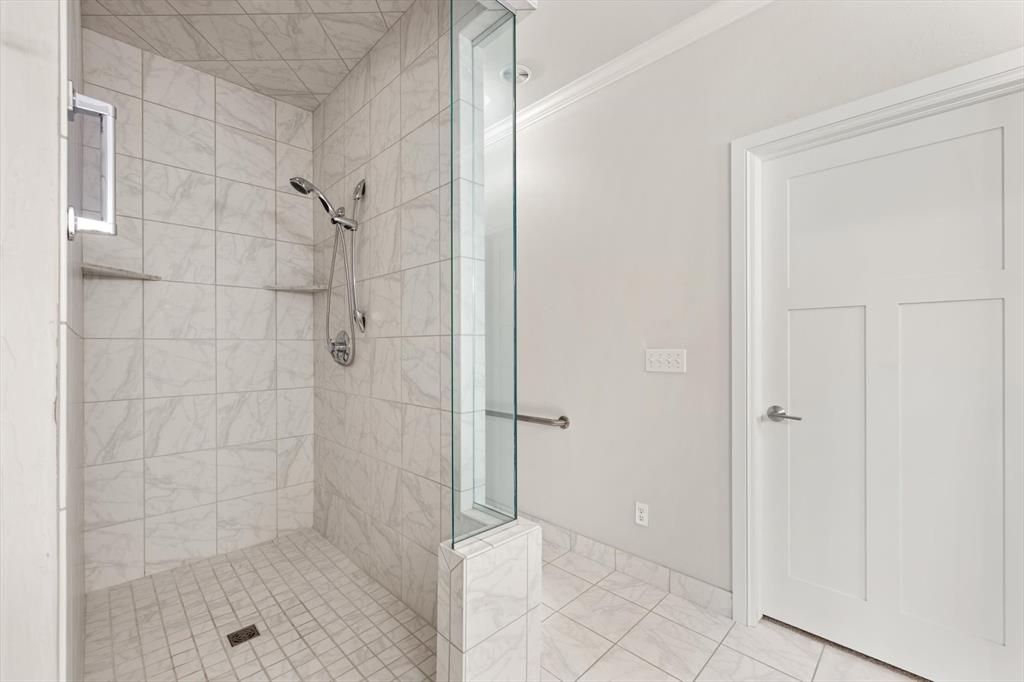 611 Pool Court Property Photo 33
