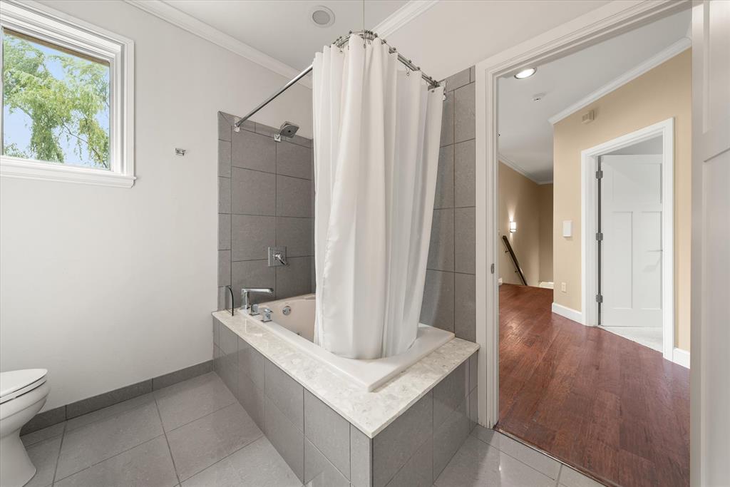 611 Pool Court Property Photo 36