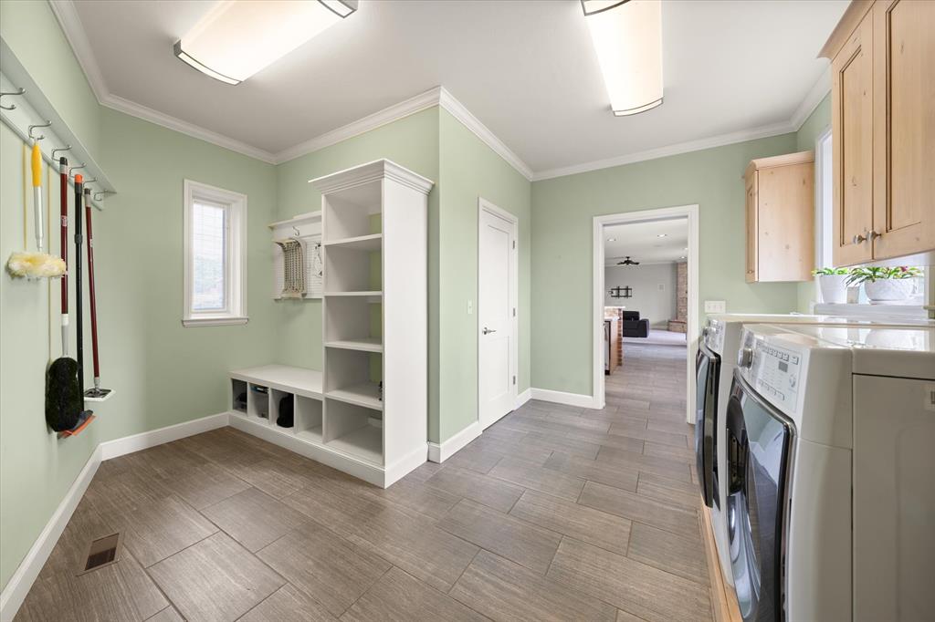 611 Pool Court Property Photo 38
