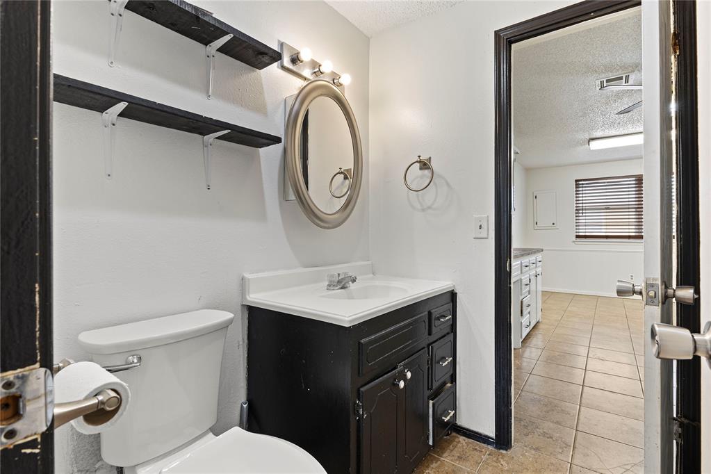 2221 W Modelle Avenue Property Photo 14