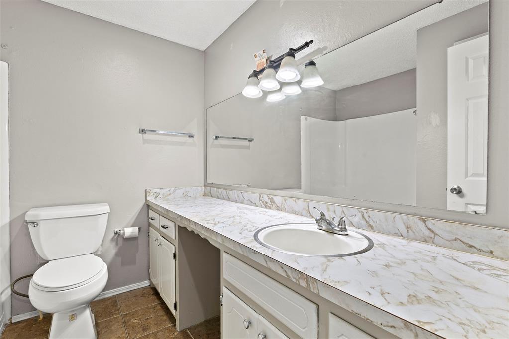 2221 W Modelle Avenue Property Photo 18