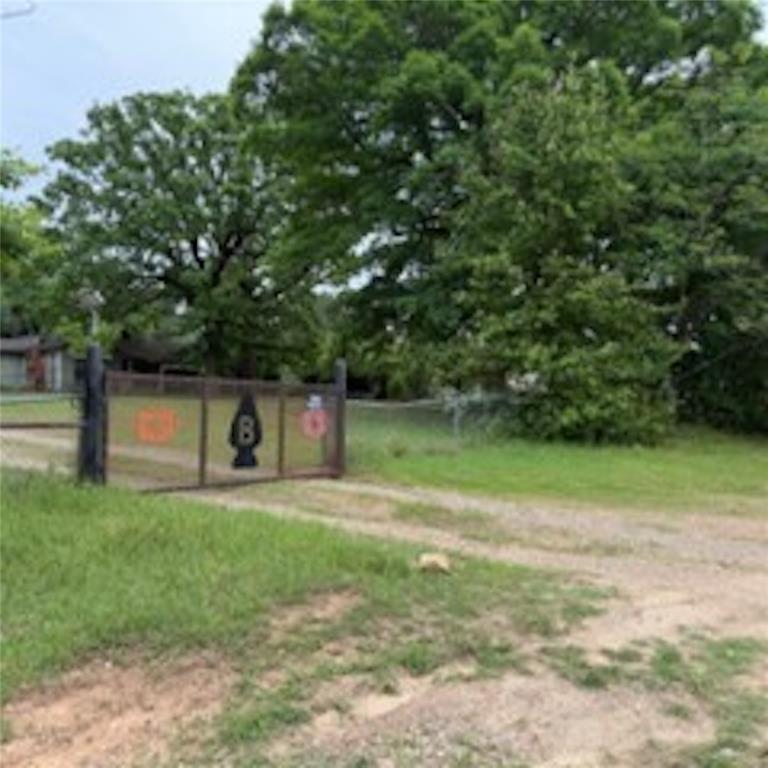 103 E Sherry Lane Property Photo 3