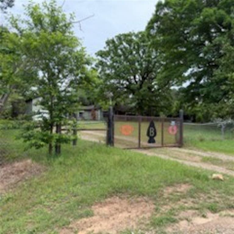 103 E Sherry Lane Property Photo 4