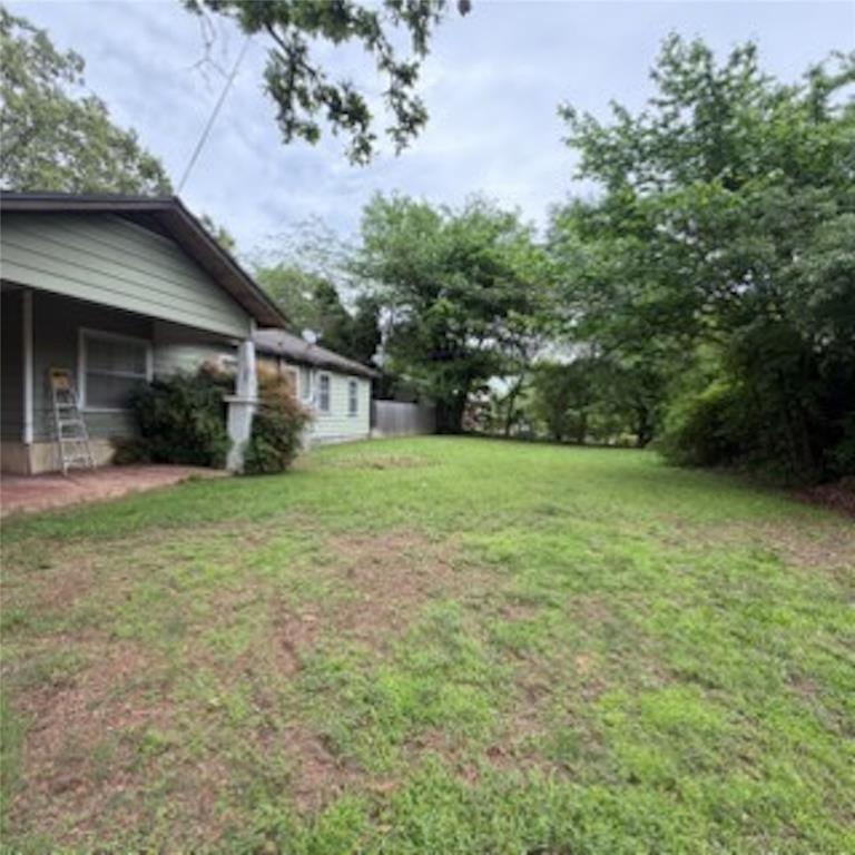 103 E Sherry Lane Property Photo 9