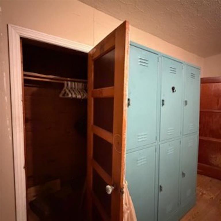 103 E Sherry Lane Property Photo 25