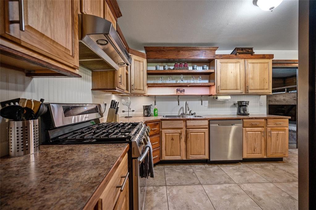 19 Alamo Road Property Photo 6