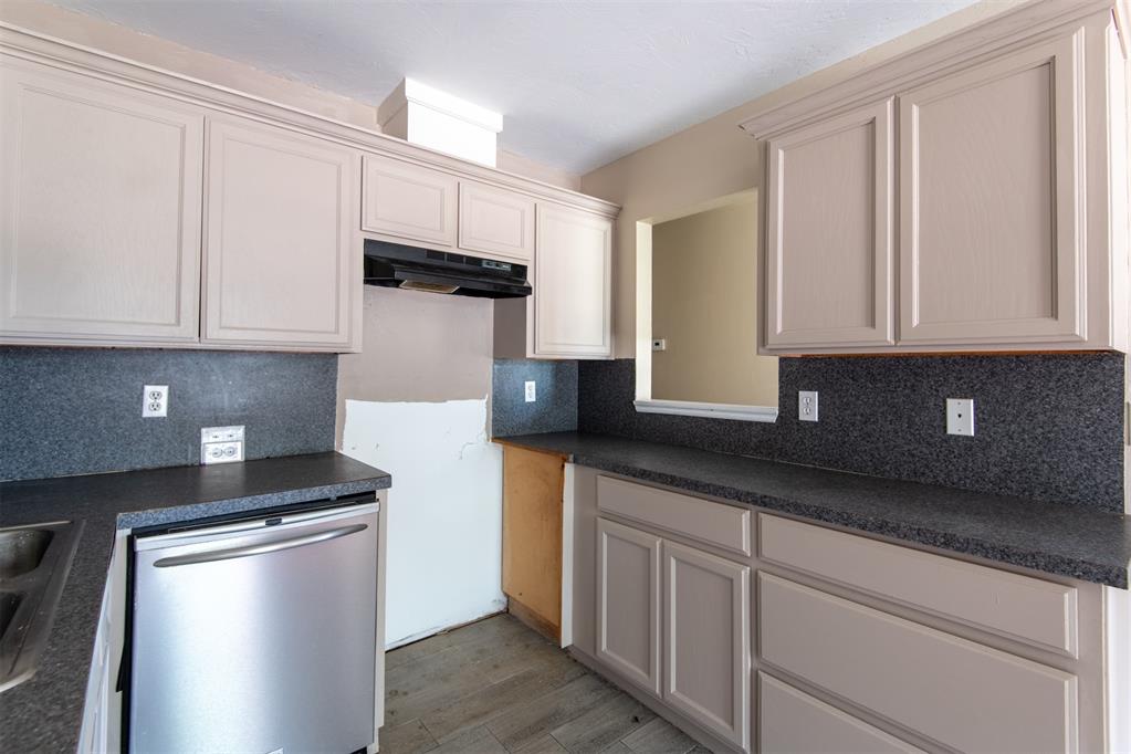 1232073 Property Photo 5