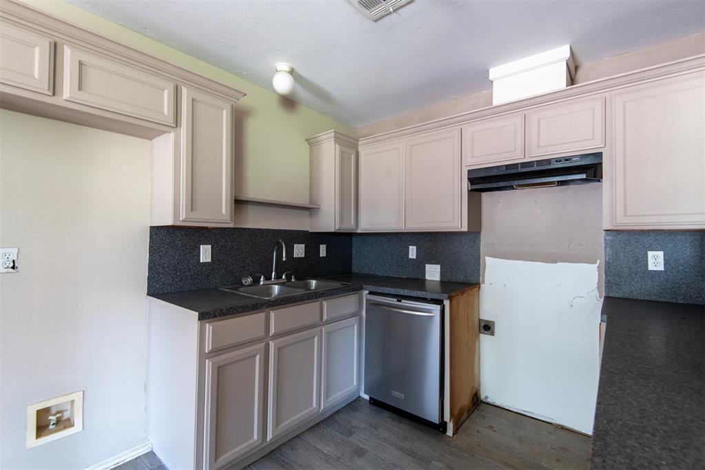 1232073 Property Photo 6