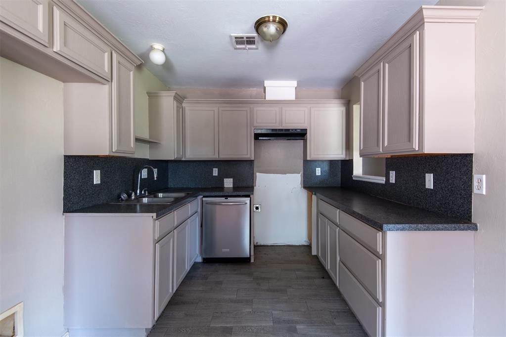 1232073 Property Photo 7