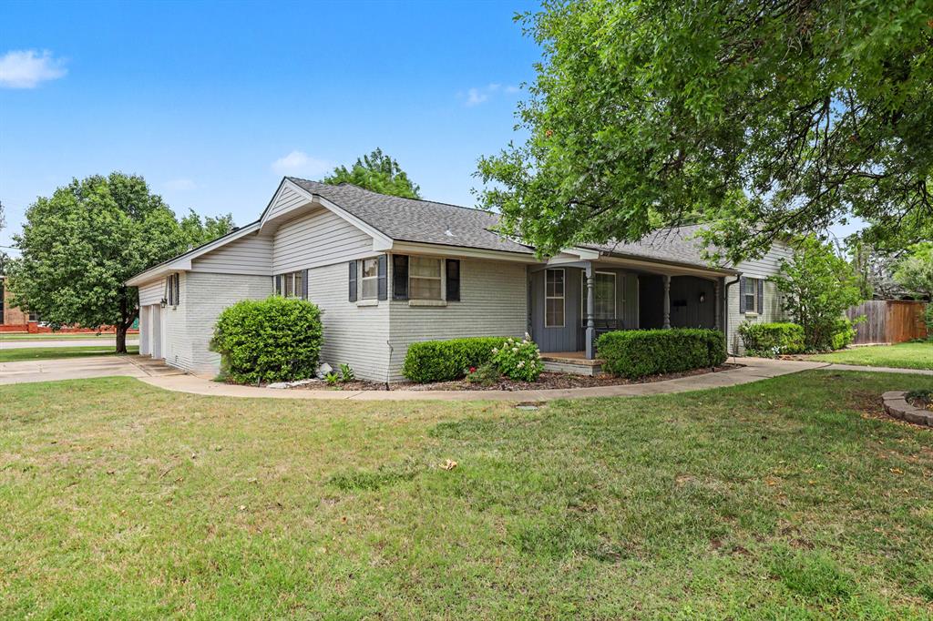 6316 N Drexel Boulevard Property Photo 1