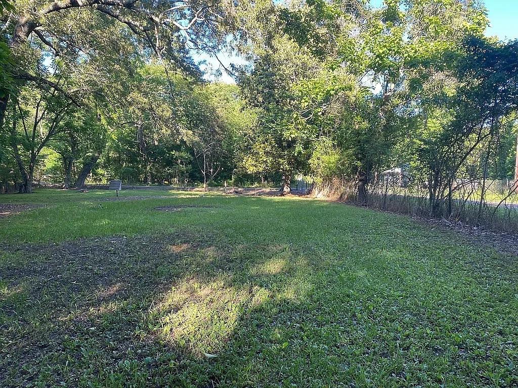 901 Dierks Street Property Photo 3