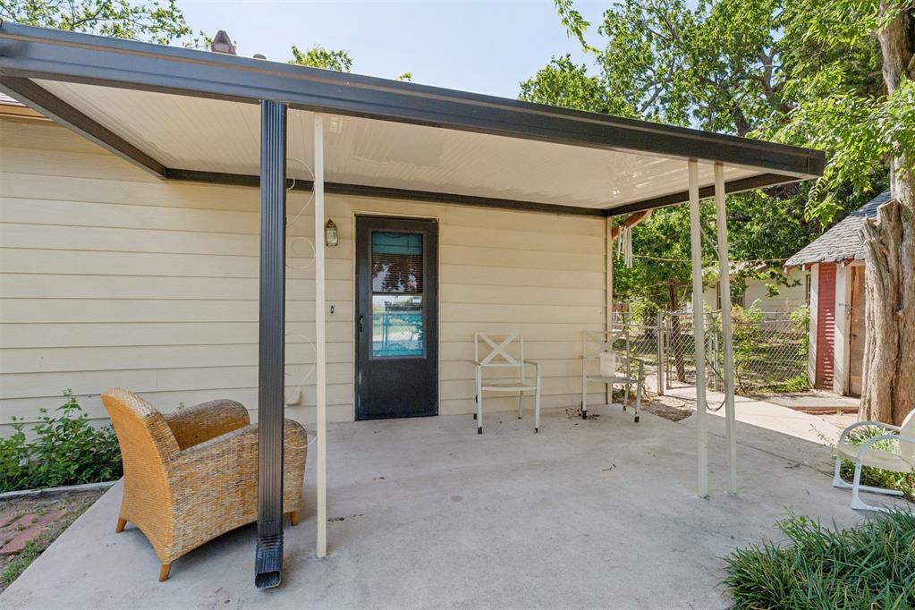829 E Frank Street Property Photo 3
