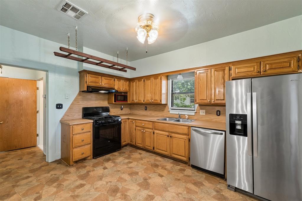 829 E Frank Street Property Photo 14