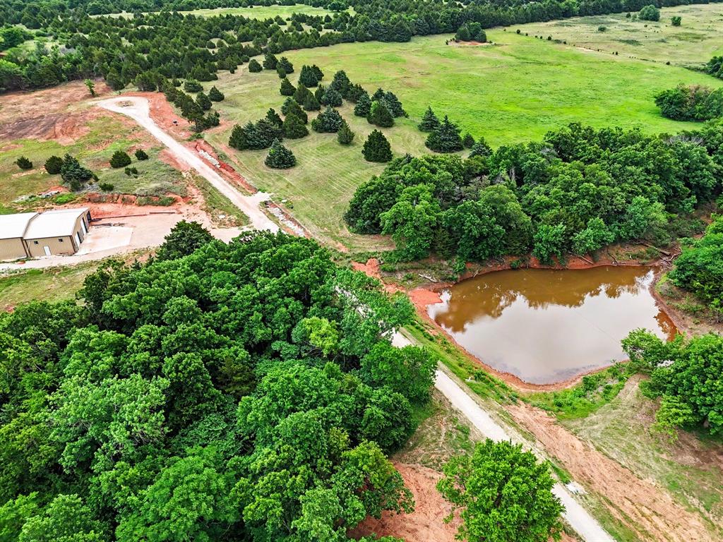 7690 Redbud Trail Property Photo 6