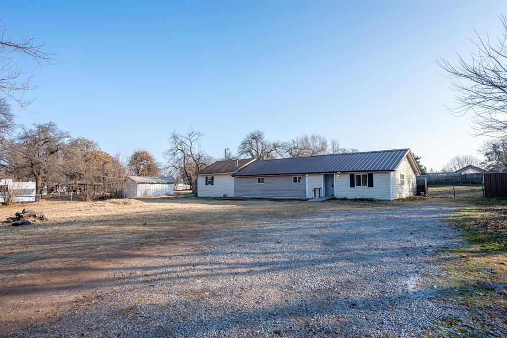 520 S Friendly Road Property Photo 2